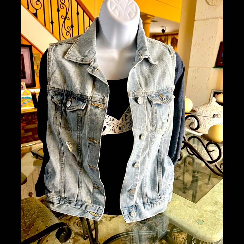 Old Navy Distress Jean Vest L (10-12)